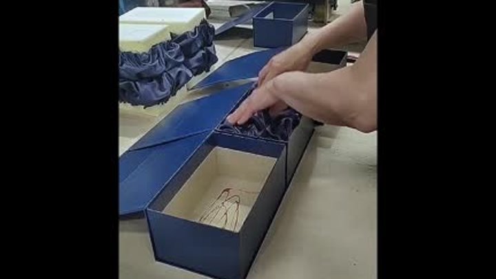 Подарочный футляр, коробка с магнитами из переплётного материала с и ...