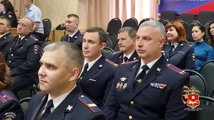 В МВД по Республике Хакасия чествовали сотрудников, занесённых на До ...