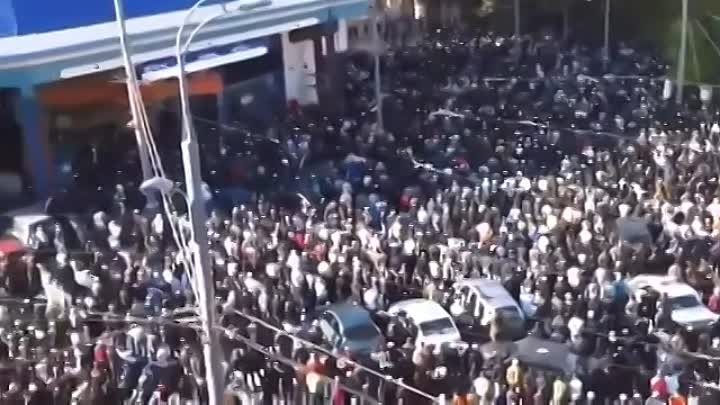 Люди толпами принимают Ислам Выбор разумных людей