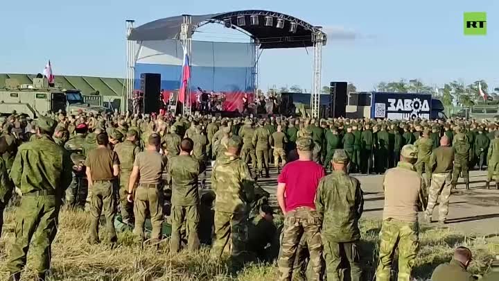 На полигоне ЮВО прошёл концерт Валерия Кипелова 