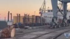 В порт Мариуполя доставлен очередной груз строительных матер...