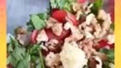 Диетический салатик с печёными баклажанами