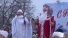 Светлогорск встречает Дед Морозов и Снегурочек и зажигает Но...
