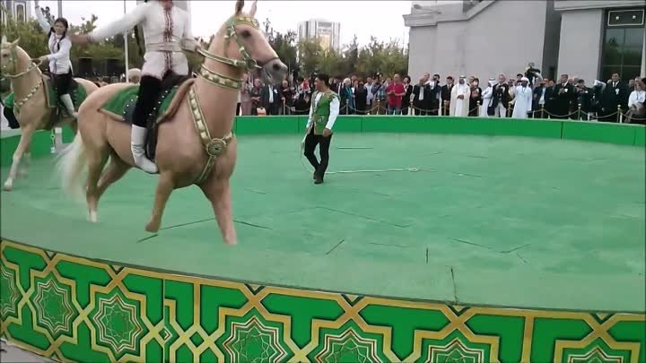 Pokazy konne Turkmenistan