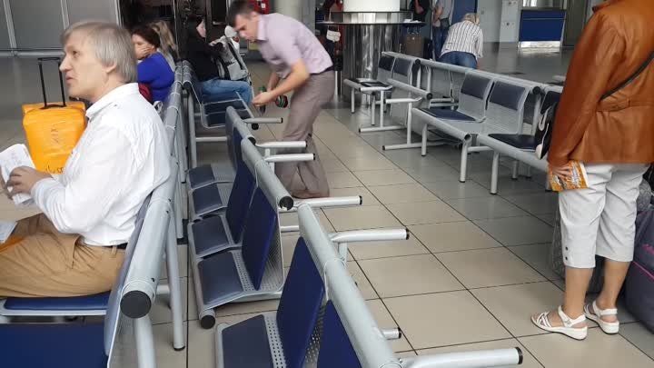 Перетяжка сидений стульев в Междунородном аэропорту Внуково. Работы  ...