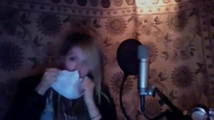 Avril+Lavigne+в+студии+записывает+свой+4+альбом...
