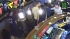 В Munchen Pub мужчина напал на девушку. Милиция пытается зам...