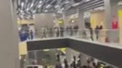 Протестующие прорвались в аэропорт Махачкалы 29.10.23