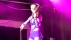 Lindsey Stirling plays “Toccata and Fugue” at Wisconsin Stat...