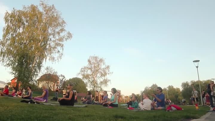 Мастер-класс по йоге в парке на набережной (Троицк)