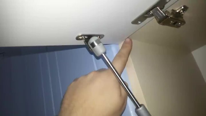 Как починить кухонный доводчик Как починить кухонный доводчик