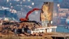 Во Владивостоке разрушили стену со знаменитым изображением д...