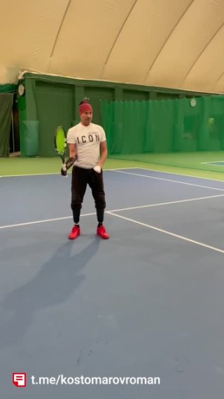 Костомаров впервые сыграл в теннис с протезом