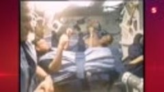 Спящие в космосе астронавты
