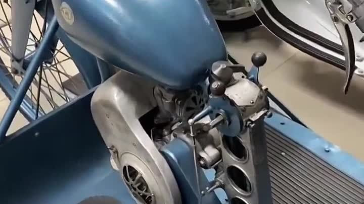 Советский мото трицикл, управлявшийся одной рукой