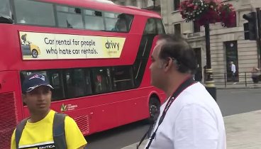 Красный английский автобус