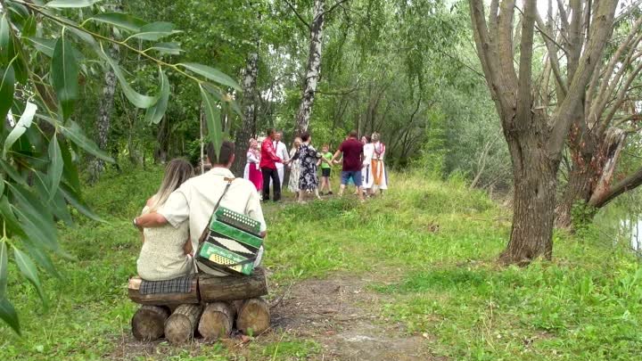 Владимир Леонтьев Иртсе кайрӗҫ ачалӑх кунсем сӑввипе кӗвви Н.Красновӑн