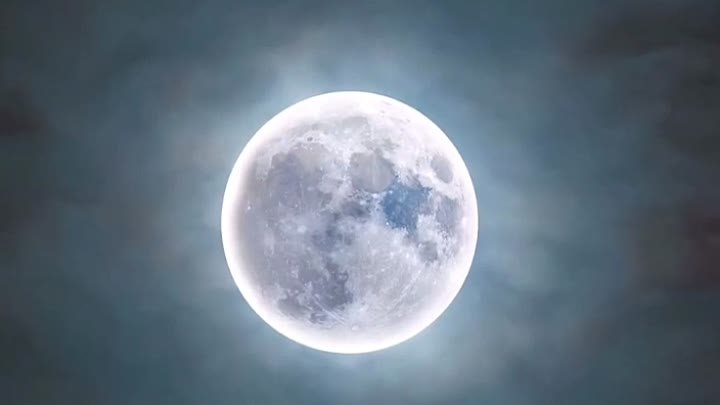 🌕 Наша красотка Луна в очень хорошую камеру