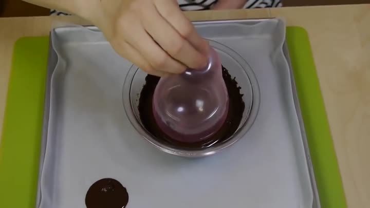 How to make chocolate balloon bowls.