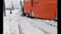 Волоколамск с рельс сошёл снегоуборочный поезд