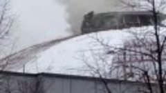 Из-под купола театра Сатиры в Москве валит дым