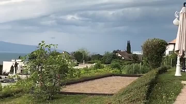 Женевское озеро перед бурей