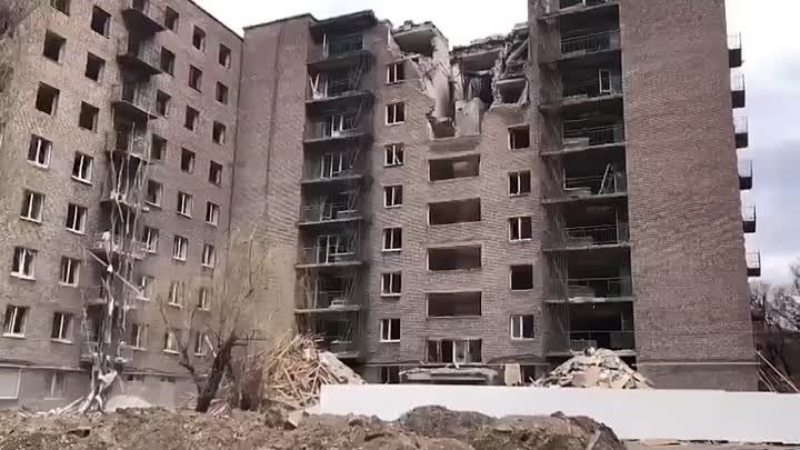 В Алчевске продолжается восстановление общежитий ДонГТУ, которые пострадали от обстрелов Украины.