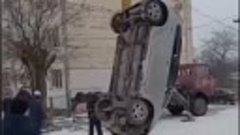 В Ростовской области автомобиль провалился под землю вместе ...