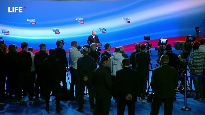 Путин отвечает на вопросы журналистов