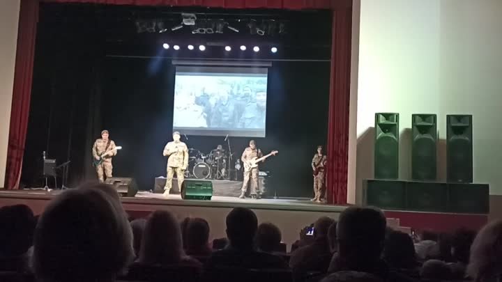 Из концерта ансамбля 8-й общевойсковой армии _Новороссия_ 8 февраля  ...