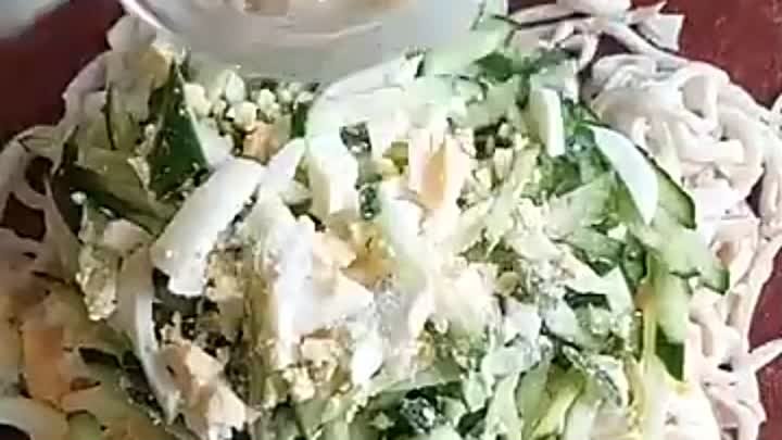 Салат с кальмарами ( рецепт )
