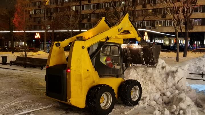 Мини погрузчик ANT 1000 отзыв оператора. 