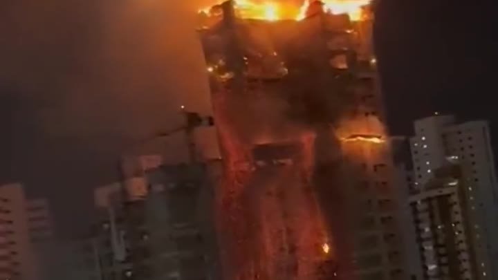 Пожар охватил небоскреб в Бразилии