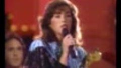 Laura Branigan - The Lucky One - Solid Gold (1984) [2nd Perf...