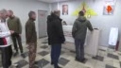 В России увеличилось количество желающих поступить на военну...