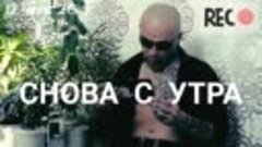 послушайте что он поёт хи хи