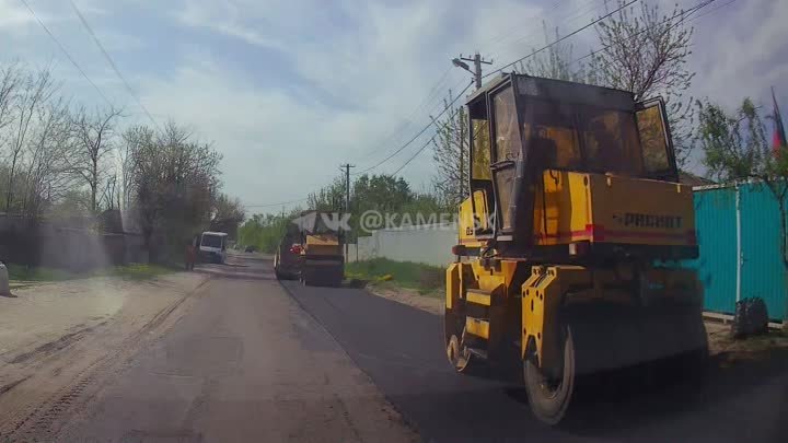 На красновке латают дорогу секциями