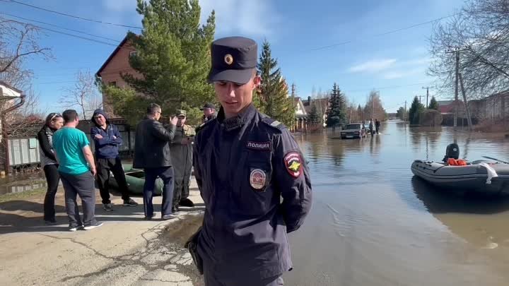 Посёлок Куйбышева Оренбурга патрулирует начальник дежурной части отд ...