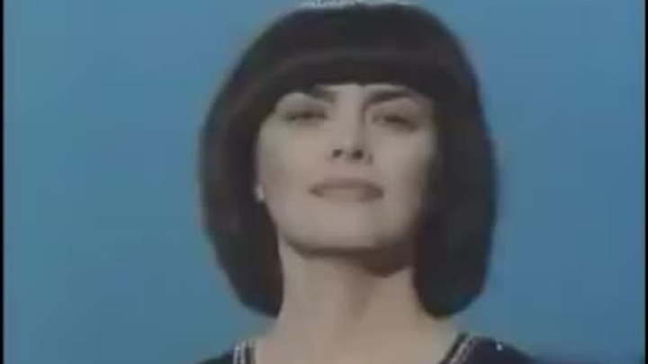 Mireille Mathieu - Une Femme amoureuse  (MV)