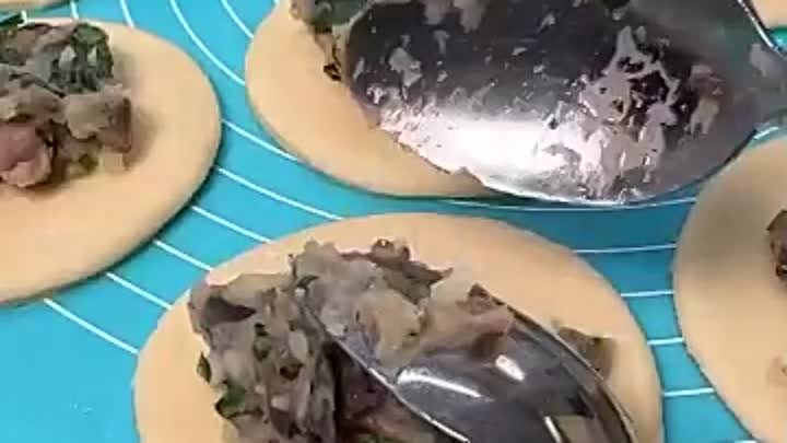 Фуршетные пирοжки с грибами и картοфелем