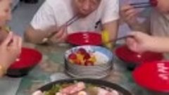 Так едят во всех китайский семьях.