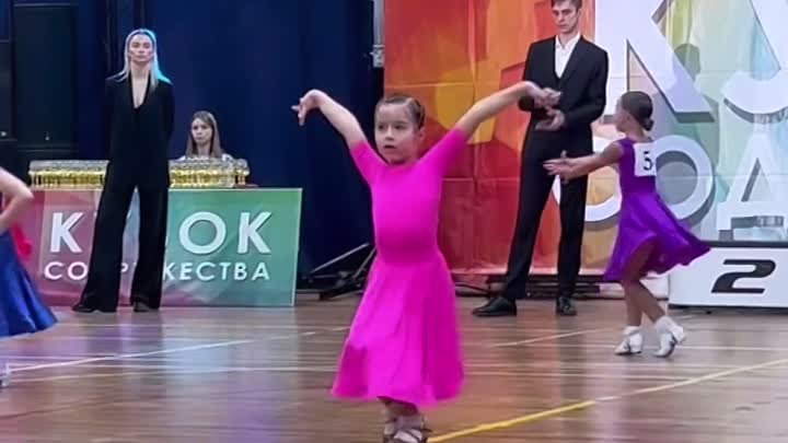дочь Полины Гагариной на соревнованиях по бальным танцам