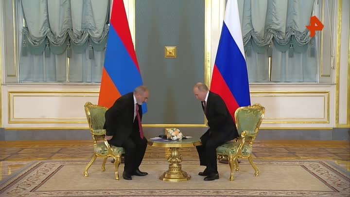 Путин начал переговоры с премьером Армении Пашиняном