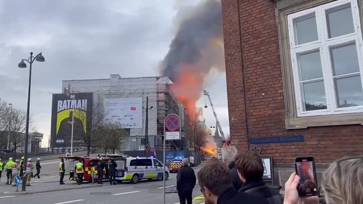 Обрушение шпиля на здании биржи в Копенгагене