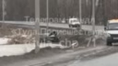 На Венёвском шоссе машина улетела в кювет