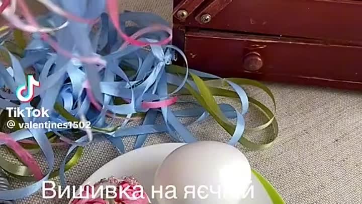 Вышитые яйца.  Красиво