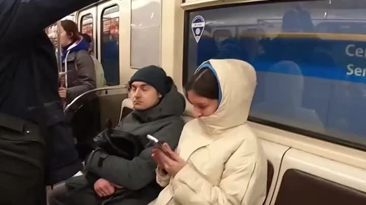 Ну не в сотовом же сидеть