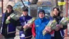 ЛДПР в Бурятии дарят цветы женщинам в честь 8 марта