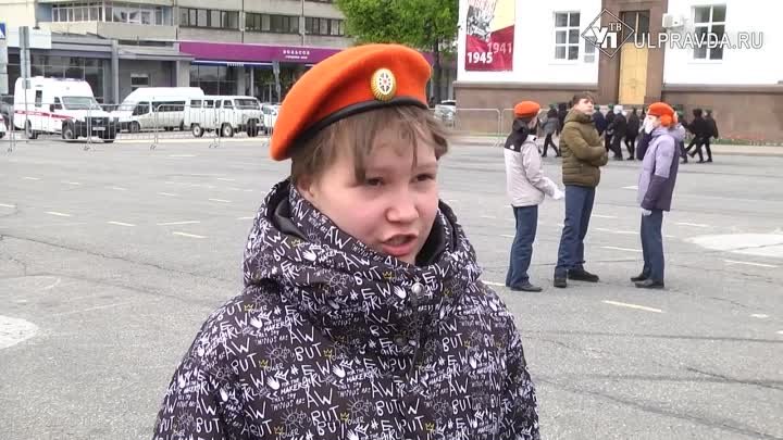 Песню запевай Ульяновские школьники прошли Марш Победы