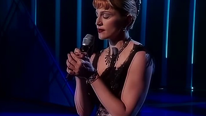 Madonna – You Must Love Me (Live at Oscar Awards, 25.03.1997)